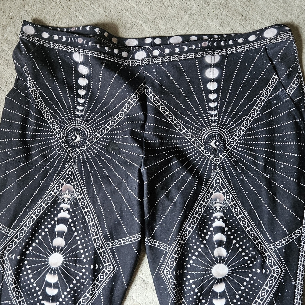 Blackmilk Moon Phases Pants Xxl. - Picture 2 of 6